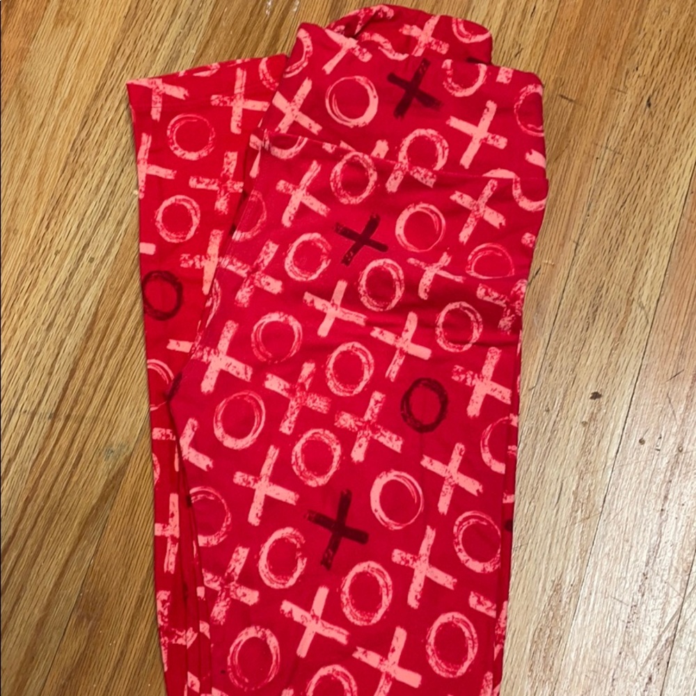 Lularoe Valentine’s OS Vintage Leggings